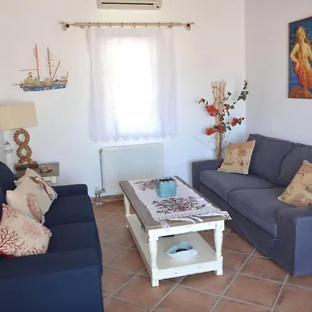 Дом отдыха Beautiful Traditional Apt In Mikonos