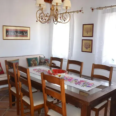 Beautiful Traditional Apt In Mikonos Áno Merá